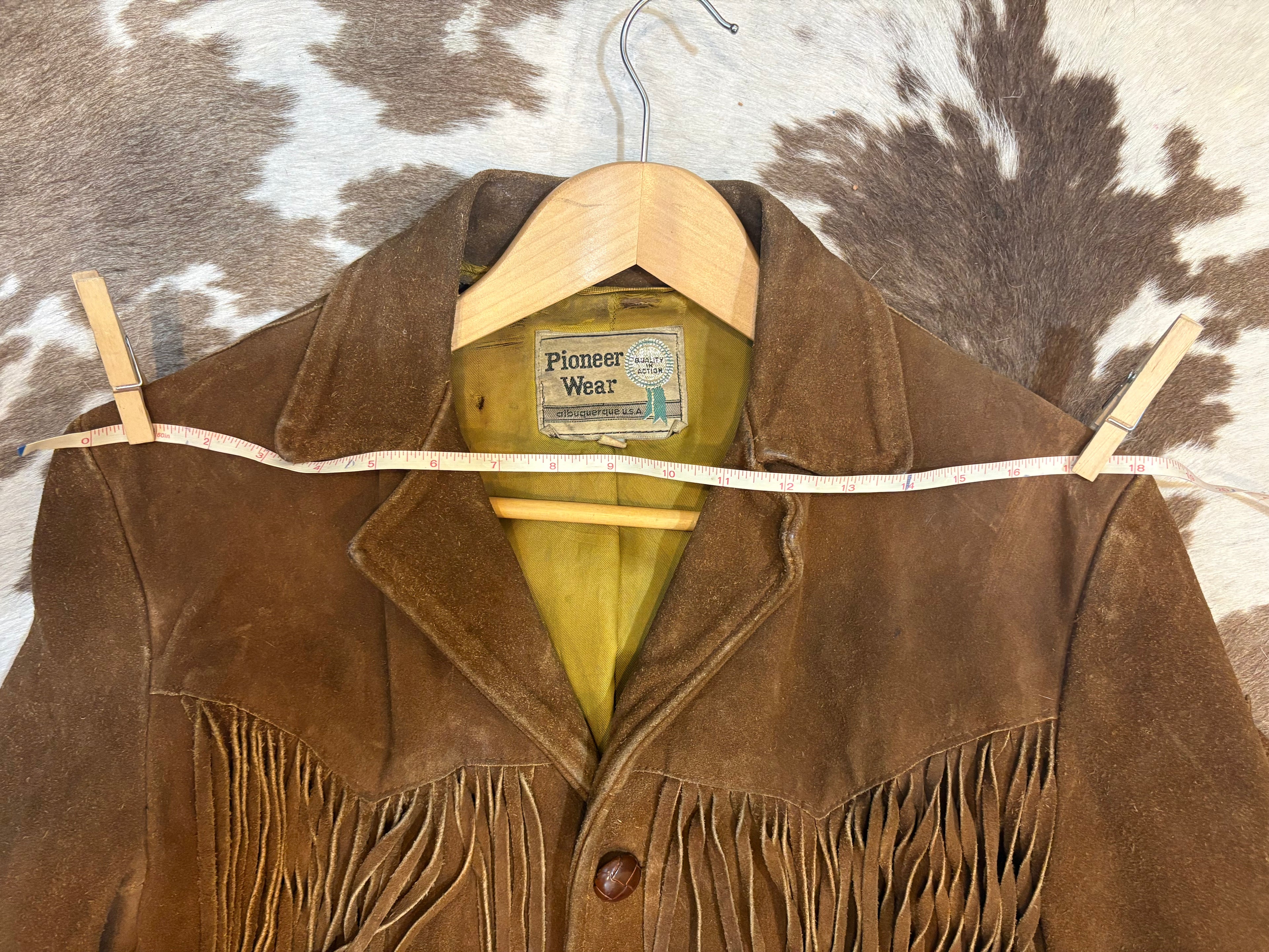 1970s Pioneer Wear Tan Suede Fringe Jacket 36