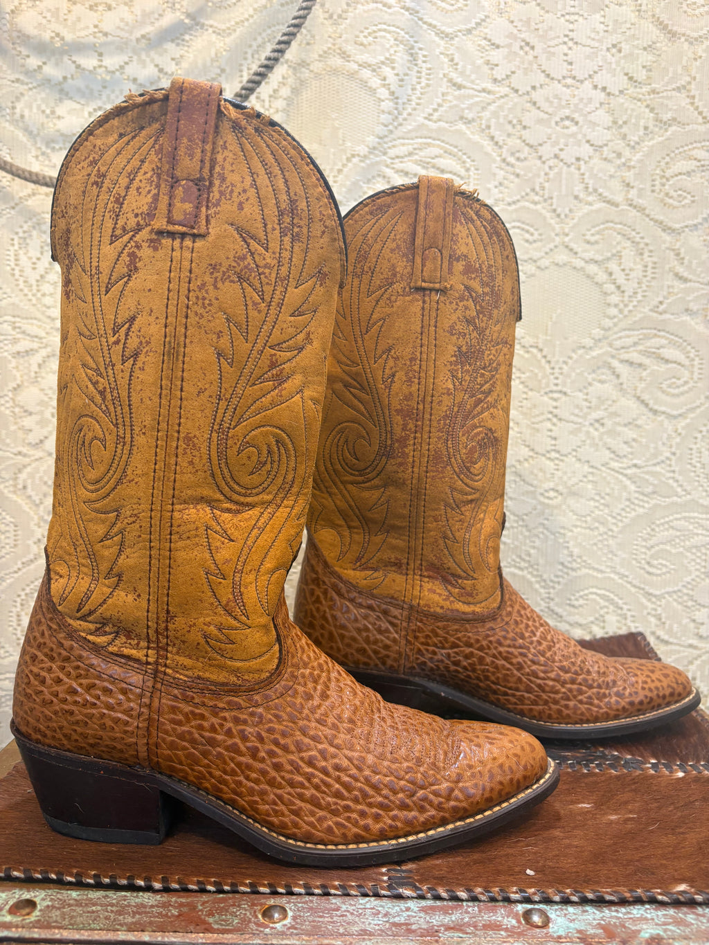 Vintage Acme Tan Distressed Cowboy Boots size 9 D