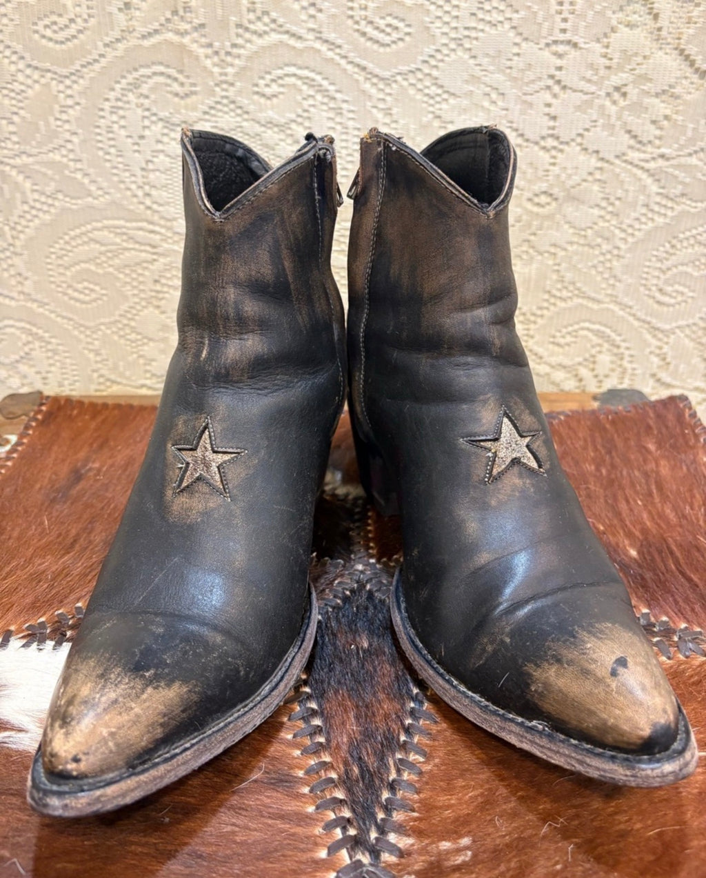 Free People Black Leather Ankle Booties with Star Accent size 8.5 by Mexicana