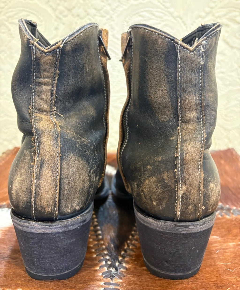 Free People Black Leather Ankle Booties with Star Accent size 8.5 by Mexicana